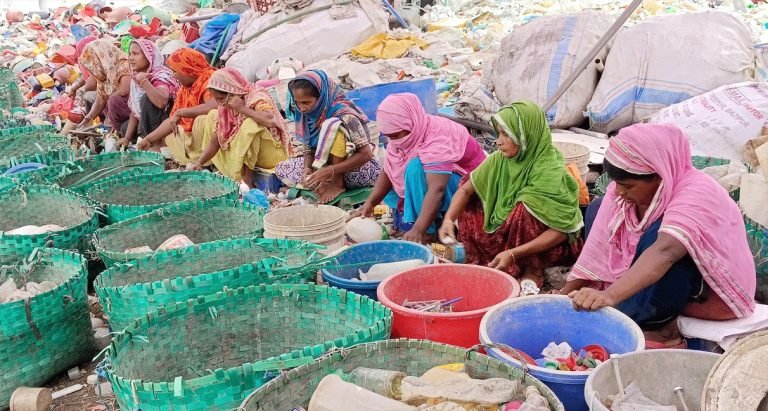 বরিশালের পরিত্যক্ত প্লাস্টিক প্রক্রিয়াজাত করে রফতানি হচ্ছে বিদেশে