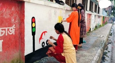 রং তুলিতে ছেয়ে গেছে ভোলা শহরের অলিগলি