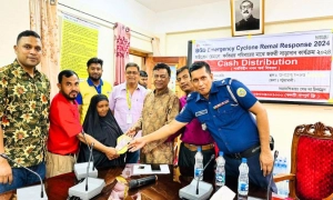 ঘূর্ণিঝড় ক্ষতিগ্রস্তদের মাঝে জাগোনারীর নগদ অর্থ ও স্বাস্থ্য সুরক্ষা সামগ্রী বিতরণ