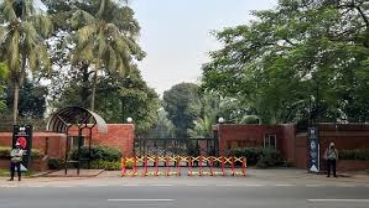 আন্দোলনকারীদের দখলে গণভবন