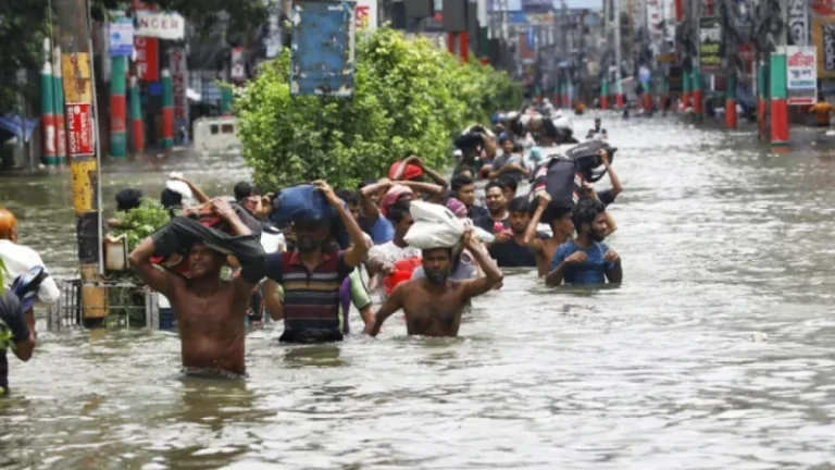 পানিবন্দী ফেনীর লাখো মানুষ