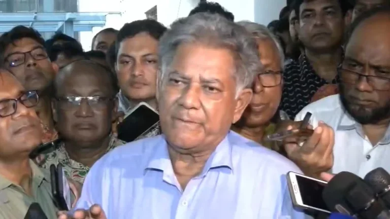 চাটুকারিতা করলেই মিডিয়া বন্ধ: স্বরাষ্ট্র উপদেষ্টা
