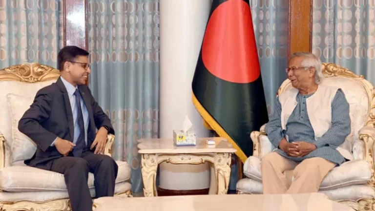 প্রধান উপদেষ্টার সঙ্গে ভারতের হাইকমিশনারের সাক্ষাৎ