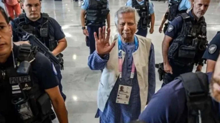 দেশে ফিরেছেন ড. মুহাম্মদ ইউনূস