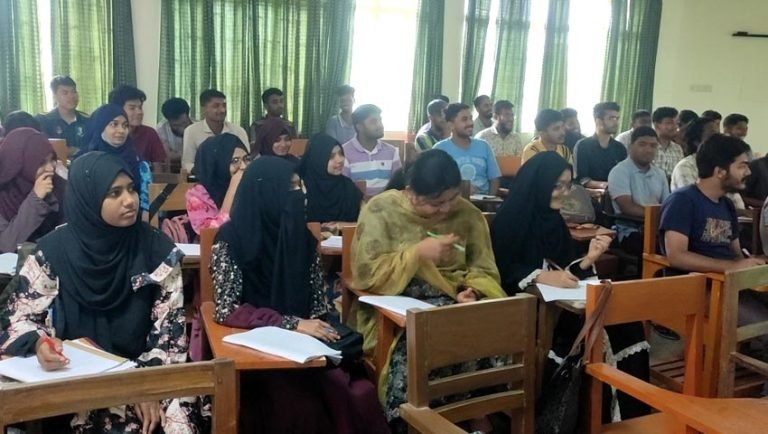 শিক্ষা কার্যক্রম শুরু হয়েছে পটুয়াখালী বিজ্ঞান ও প্রযুক্তি বিশ্ববিদ্যালয়ে