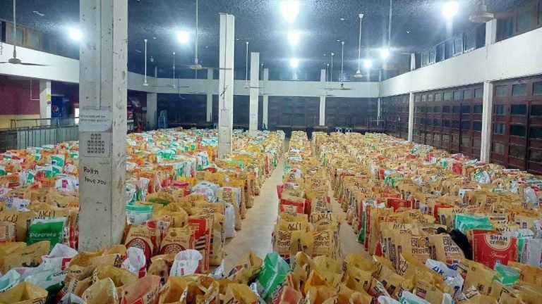 দুর্যোগ ঘিরে এমন ‘একতাবদ্ধ বাংলাদেশ’ আগে দেখেনি কেউ