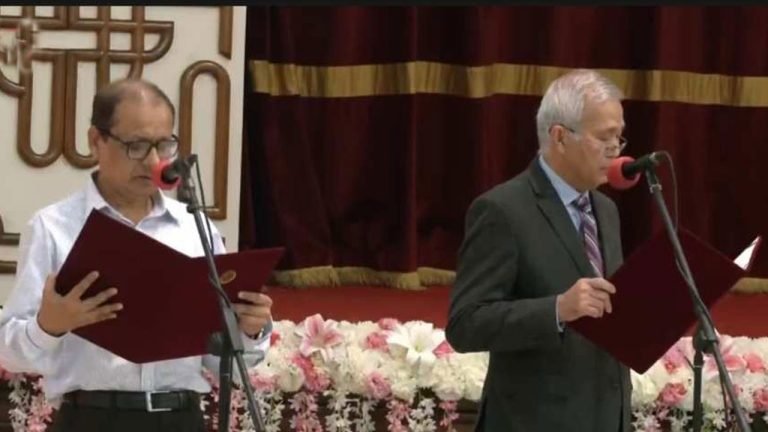 দুই উপদেষ্টার দপ্তর বণ্টন