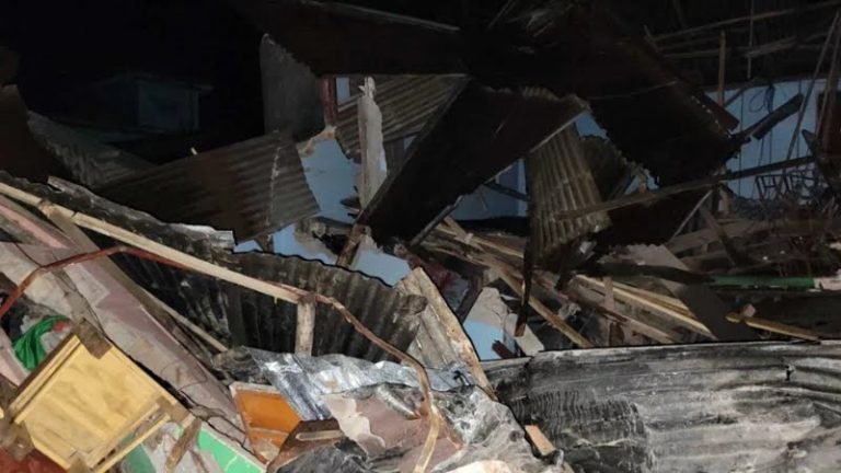 পটুয়াখালীতে ব্যবসায়ীর বাড়িতে হামলা, ভাঙচুর ও লুট
