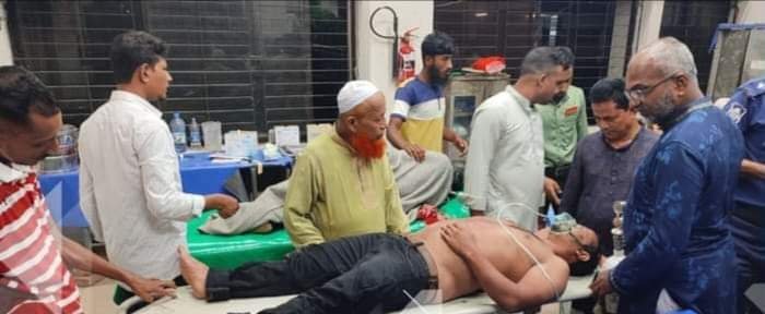 পটুয়াখালী‌তে আ.লীগ নেতৃবৃ‌ন্দের বিরু‌দ্ধে দায়েরকৃত মামলার বাদী‌কে কু‌পি‌য়ে জখম