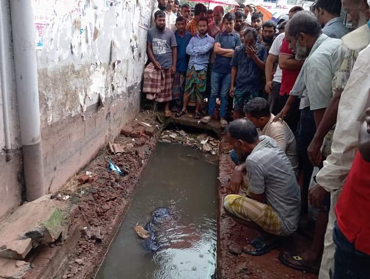 বরিশালে ড্রেনে পড়ে ছিল যুবলীগ নেতার ভাইয়ের মরদেহ