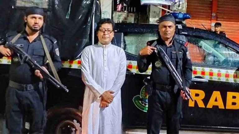 সাবেক জনপ্রশাসন মন্ত্রী ফরহাদ হোসেন গ্রেফতার