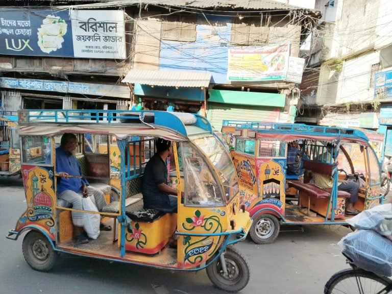 বরিশালে অবৈধ যানে কোটি টাকার বাণিজ্য
