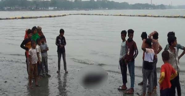 কীর্তনখোলা নদীতে ভাসমান শিশুর অপরিণত ভ্রুণ লাশ উদ্ধার
