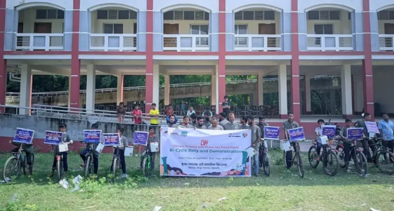 জলবায়ু তহবিলের দাবিতে কলাপাড়ায় সাইকেল র‌্যালি অনুষ্ঠিত