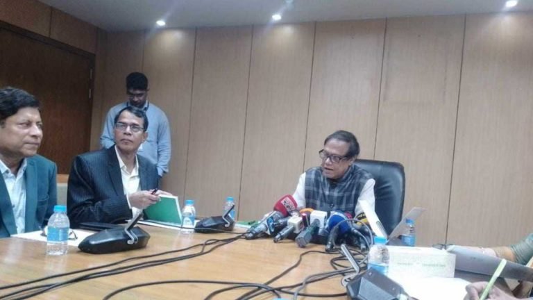 দেউলিয়া হওয়ার মতো খারাপ অবস্থায় ১০ ব্যাংক : গভর্নর