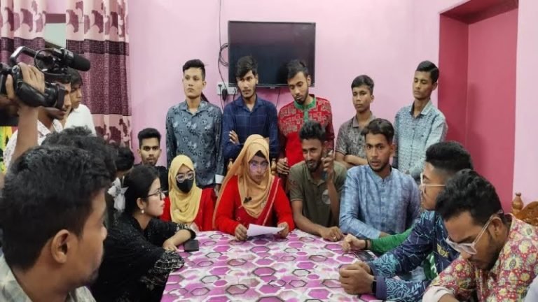পিরোজপুরে বৈষম্যবিরোধী ছাত্র আন্দোলনের দুপক্ষে সংঘর্ষের ঘটনায় সংবাদ সম্মেলন