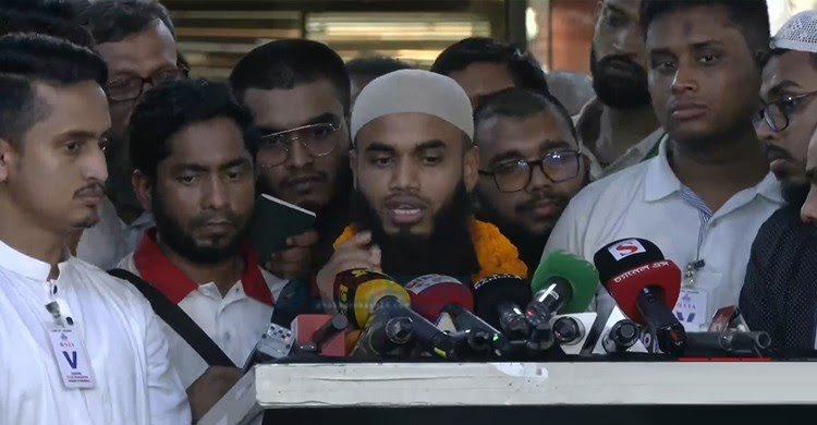 আমিরাত থেকে দেশে ফিরলেন ক্ষমাপ্রাপ্ত ১৩ জন