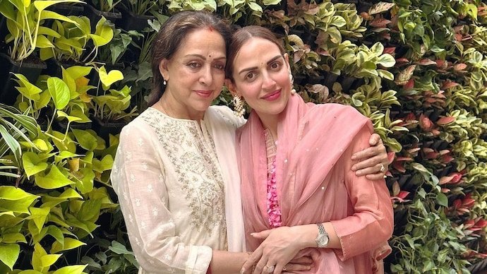 তুমি ভুল পেশায় রয়েছ’, মেয়ে এষাকে কেন বলেছিলেন হেমা মালিনী?