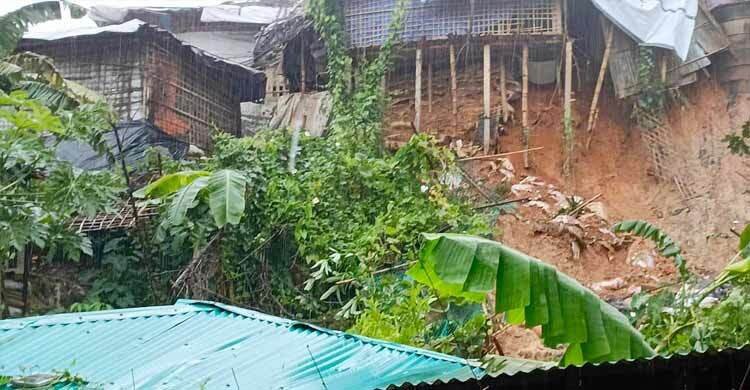 ৪ বিভাগে অতি ভারী বৃষ্টির আভাস, ভূমিধসের আশঙ্কা