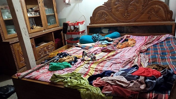 পটুয়াখালীতে দুর্ধর্ষ ডাকাতি – হাত-পা বেঁধে রেখে টাকা-স্বর্ণালংকার ও বাইক লুট