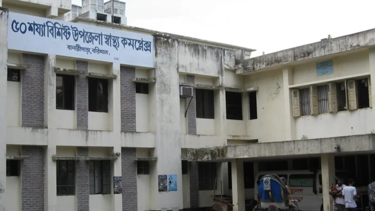 বরিশালে কন্যা নবজাতক সিঁড়ির নিচে রেখে পালালেন মা বাবা