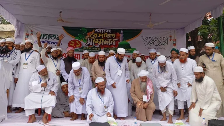 পার্বত্য অঞ্চল নিয়ে ষড়যন্ত্রকারীদের বিরুদ্ধে রুখে দাঁড়াতে হবে : ফয়জুল করীম