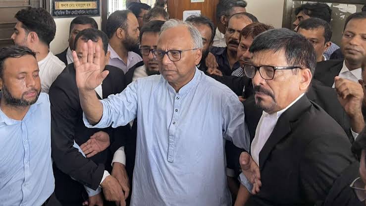 আমার দেশ পত্রিকার মাহমুদুর রহমান কারাগারে