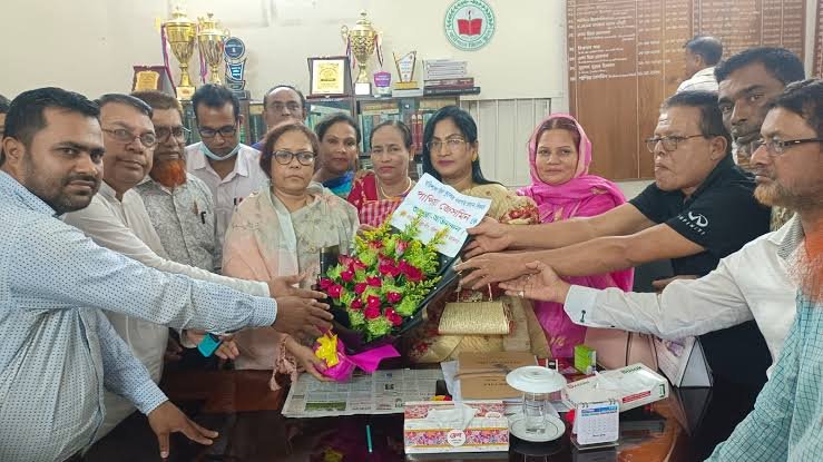 ৩৩ বছরের শিক্ষকতা জীবনের অবসান শেষে অবসরে গেলেন বরিশাল জিলা স্কুলের প্রধান শিক্ষক পাপিয়া জেসমিন