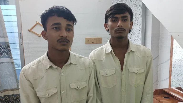 কুয়াকাটার হোটেলকক্ষে তরুণীর ঝুলন্ত লাশ – আটক ৩