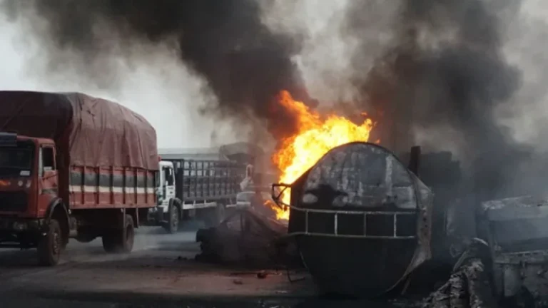 নাইজেরিয়ায় তেলের ট্যাংকার বিস্ফোরণ, নিহত ৪৮