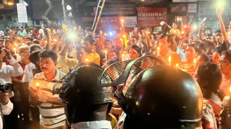 পশ্চিমবঙ্গে ডাক্তারদের কাজে ফেরার নির্দেশ
