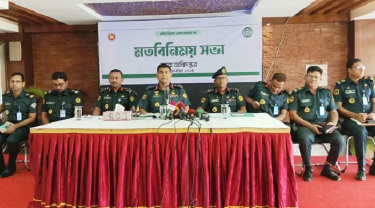 এখনো পলাতক ৯০০ বন্দি— আইজি প্রিজন্স