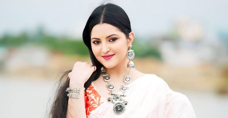 বরিশালের গ্যাংস্টারের গল্প, নায়িকা পিরোজপুরের পরীমনি