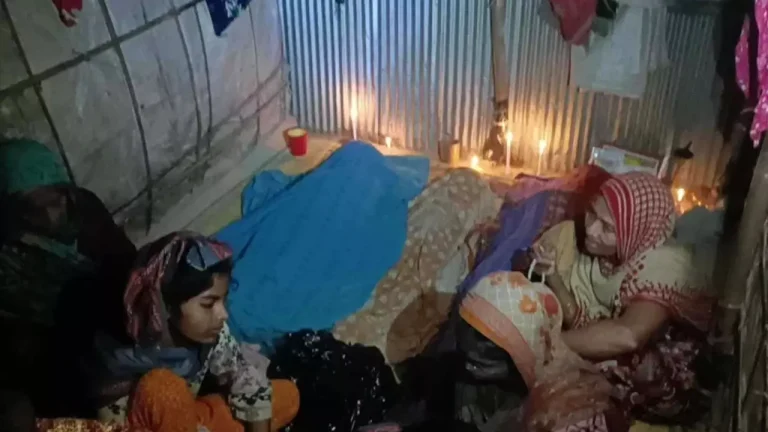 কক্সবাজারে পাহাড় ধসে ঘুমন্ত মা ও দুই মেয়ের মৃত্যু