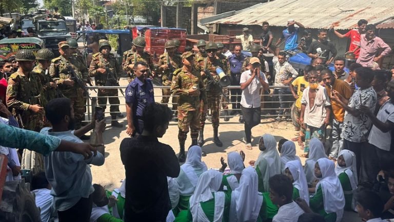 বাউফলে শিক্ষার্থীদের দুই ঘণ্টা মহাসড়ক অবরোধ