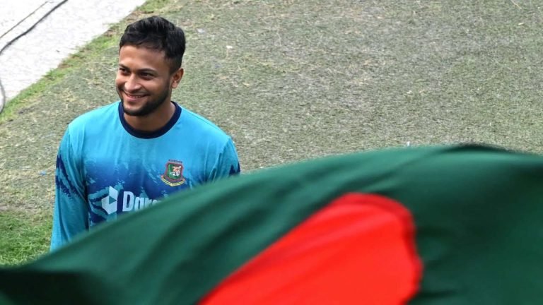 দেশে ফিরতে বিসিবিকে যে ‘শর্ত’ দিলেন সাকিব
