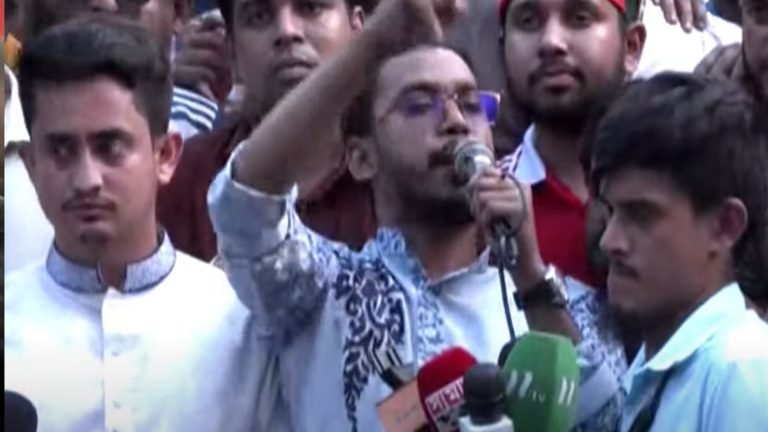 রাষ্ট্রপতির পদত্যাগ দাবিতে গণজমায়েত, বঙ্গভবন ঘেরাওয়ের ঘোষণা