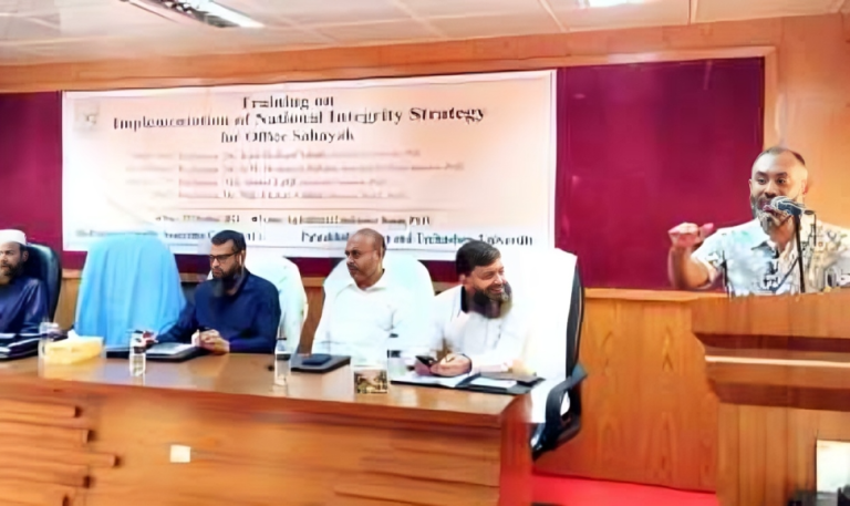 পবিপ্রবিতে নিয়মিত উপস্থিতির জন্য পুরস্কার ঘোষণা