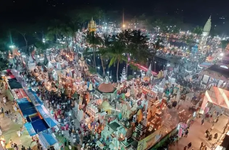 বরিশালে শ্মশান দিপালী উদযাপন