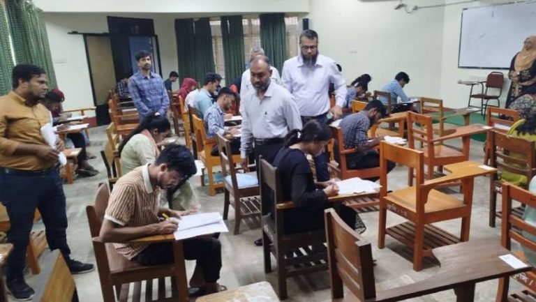 পটুয়াখালী বিজ্ঞান ও প্রযুক্তি বিশ্ববিদ্যালয়ে কৃষি গুচ্ছ ভর্তি পরীক্ষা সফলভাবে অনুষ্ঠিত