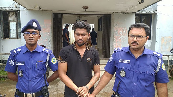পটুয়াখালীতে ডাকাতি ও ধর্ষণসহ আট মামলার আসামি গ্রেপ্তার