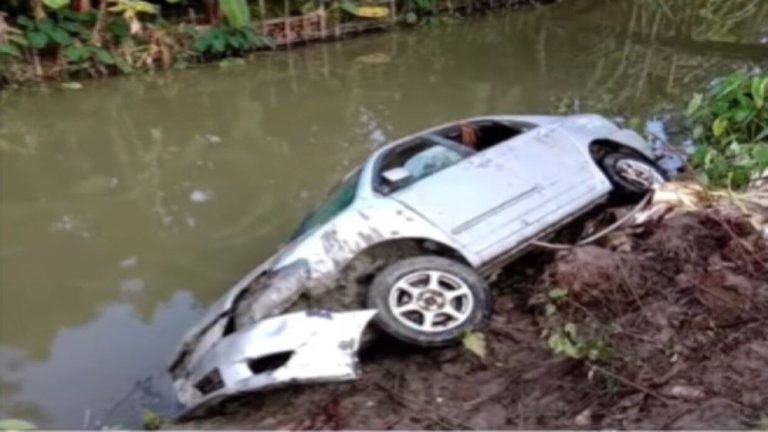 পিরোজপুরে মর্মান্তিক সড়ক দুর্ঘটনায় চার শিশুসহ নিহত ৮