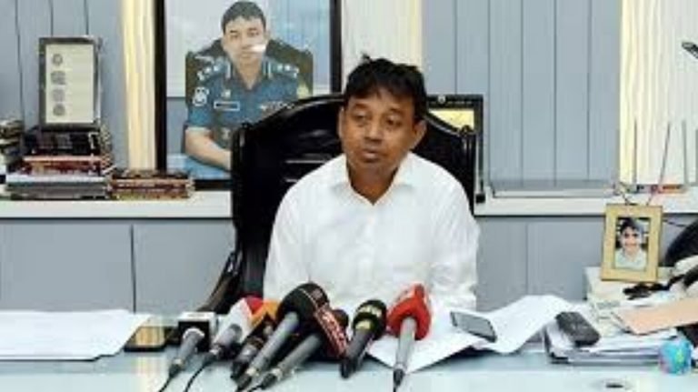 ‘আমাকে ভুল বোঝার অবকাশ নেই’ : অজ্ঞাত স্থান থেকে ডিবির সেই হারুন