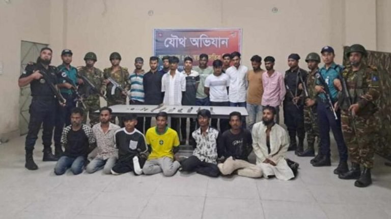 মোহাম্মদপুরে যৌথ বাহিনীর অভিযানে আটক ৪৫