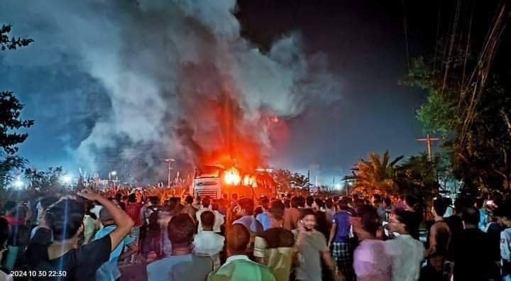 বাসচাপায় ববি শিক্ষার্থী নিহত, মহাসড়ক অবরোধ