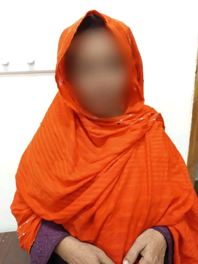 বরিশালে ২২ বোতল ফেন্সিডিলসহ নারী মাদক কারবারী আটক