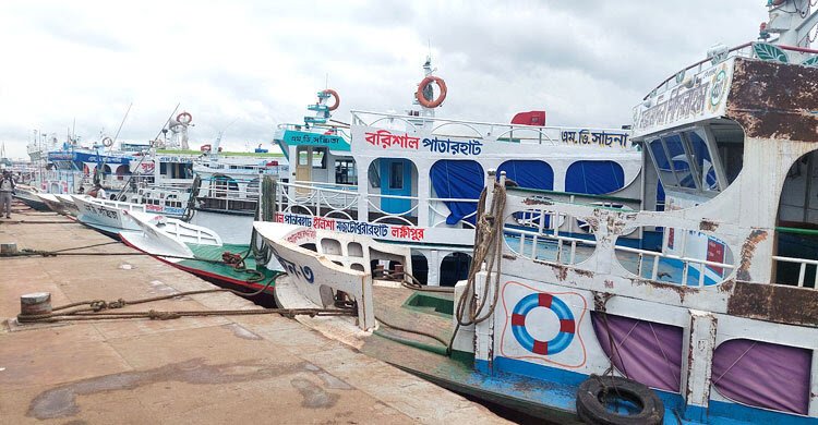 ঘূর্ণিঝড় দানা: বরিশালের অভ্যন্তরীণ রুটে লঞ্চ চলাচল বন্ধ