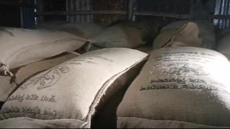 বরিশালে পূজামণ্ডপের চাল কালোবাজারে বিক্রি: চার সদস্যের পদত্যাগ