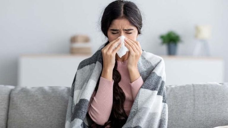 ঋতু পরিবর্তনের কারণে নাক বন্ধ ও পানি পড়ছে? জেনে নিন করণীয়