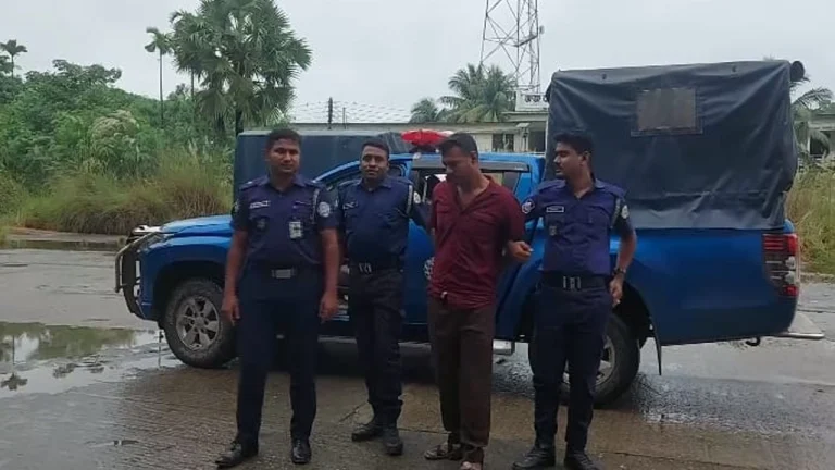 পটুয়াখালীর ডাকাত বাহিনীর প্রধান জুয়েল গ্রেপ্তার